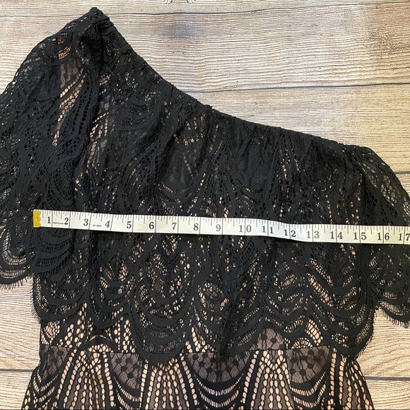 DRESS THE POPULATION Black Lace Dress - Picture 12 of 16